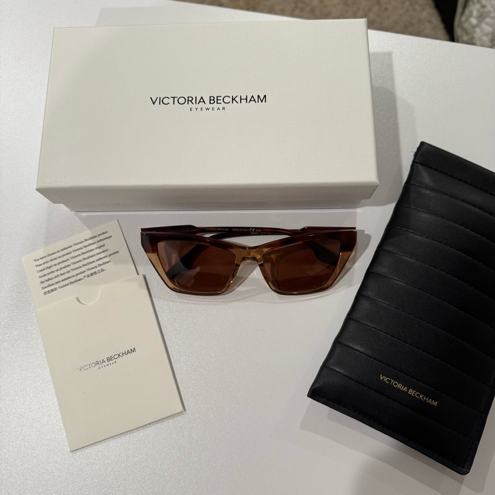 NWT Victoria Beckham Tortoise Shell Sunglasses